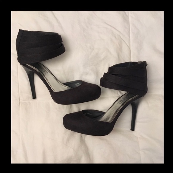 Rouge gray grey suede heels - Picture 2 of 9